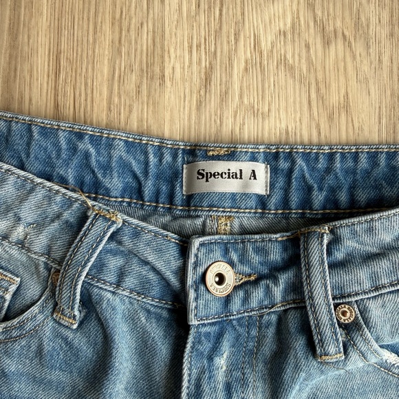 Special A Distressed Denim Cutoff Shorts Size Small - Picture 2 of 6